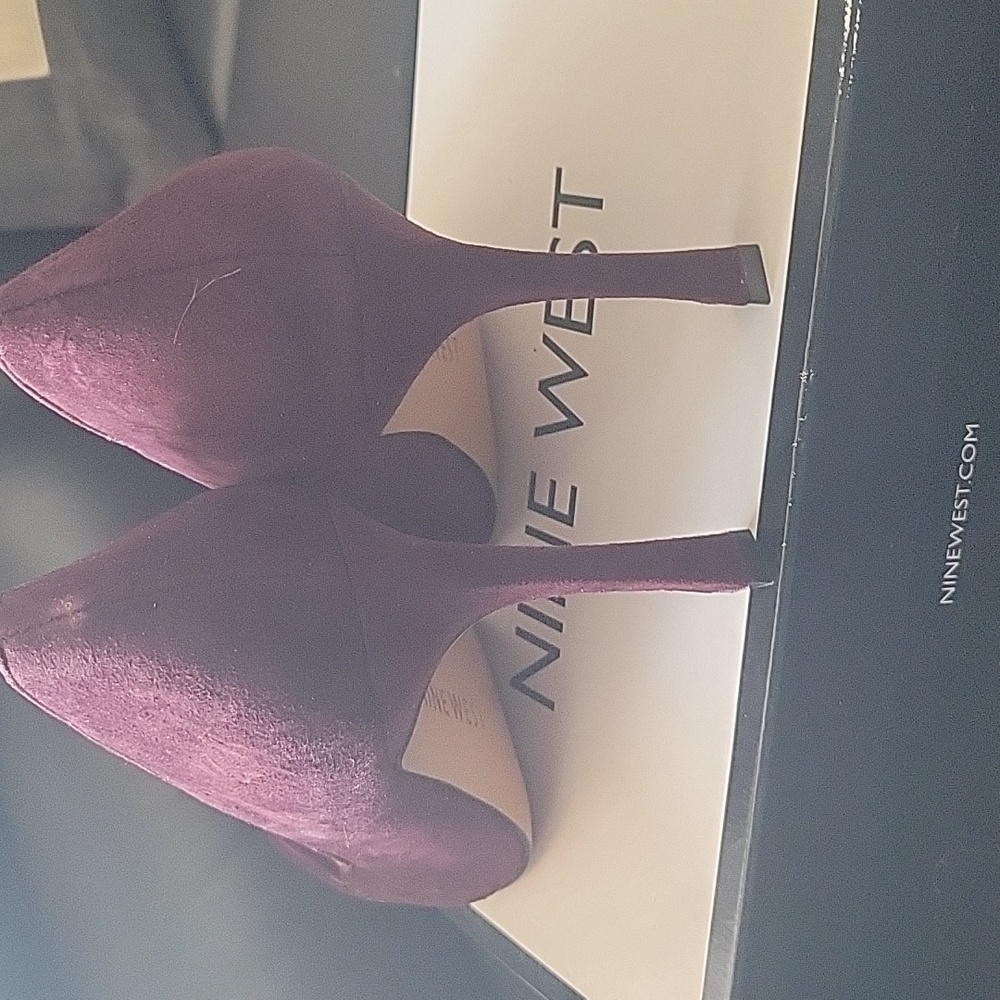 Nine West pumps - Picture 3 of 5